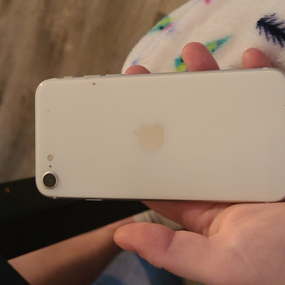 Iphone 8 - Picture 2 of 2